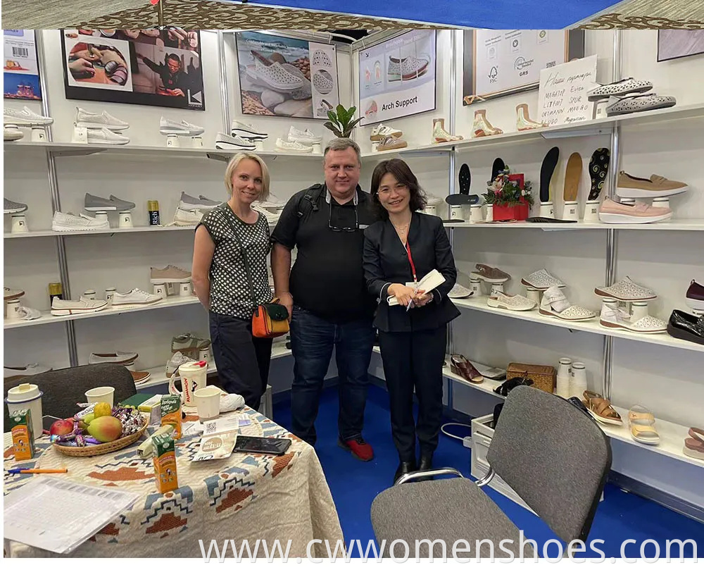 2023 Genuine Leather Women's Thick-Soled Casual Shoes